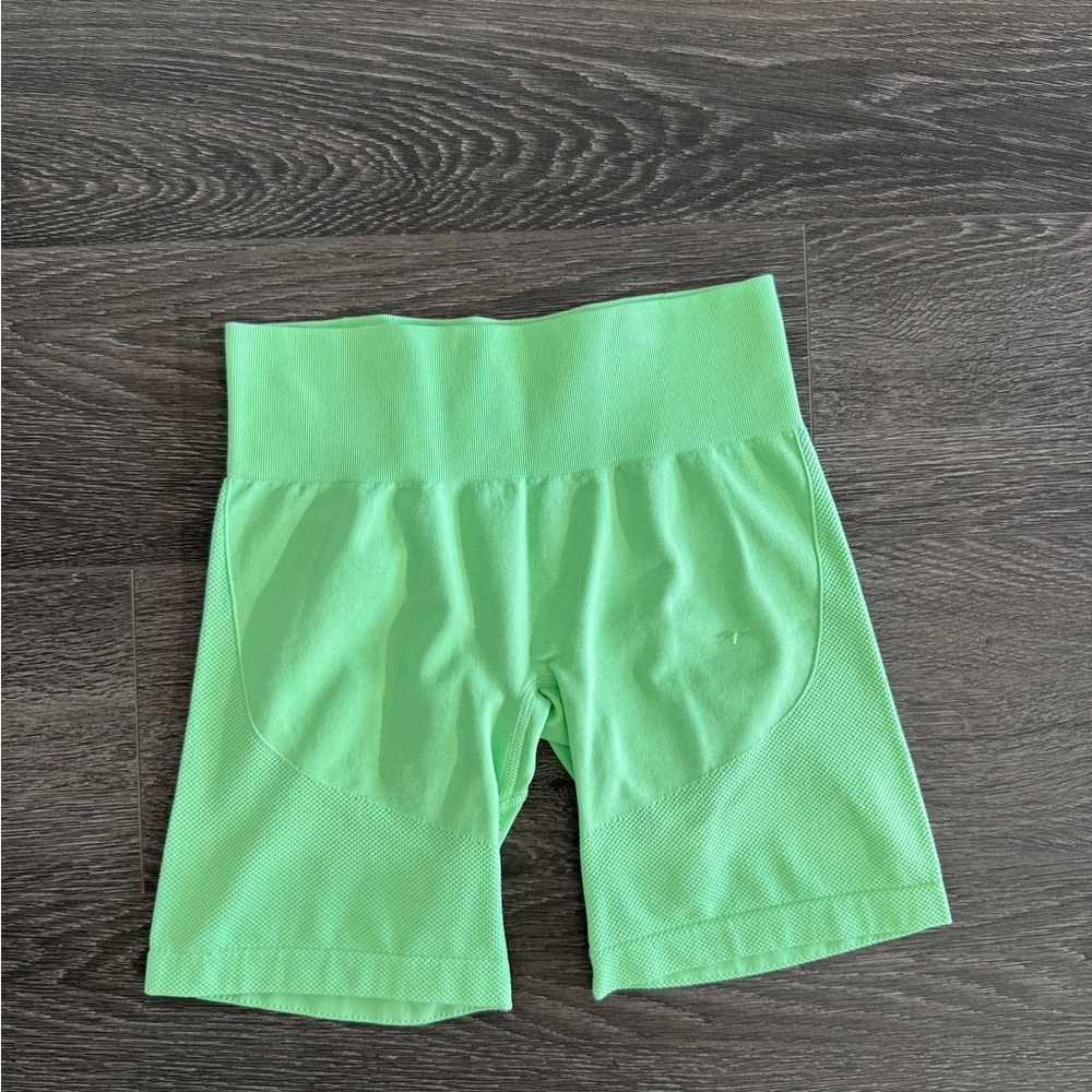 Green Women's biker Shorts